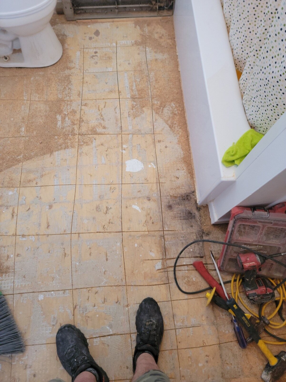 Rénovation d’une petite salle de bain — Avant