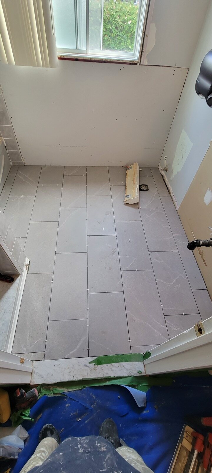 Rénovation d’une petite salle de bain — Pendant